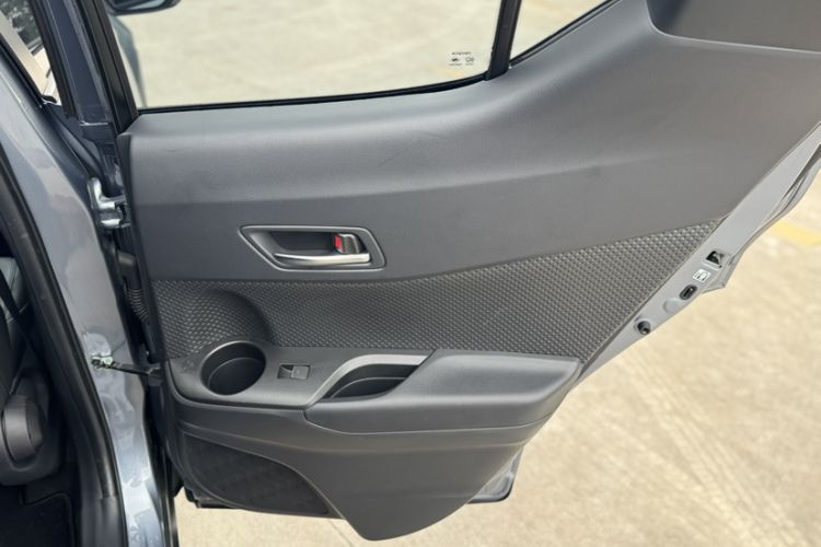 Used Toyota C-HR 2023 2.0L Leading Edition Interior 2