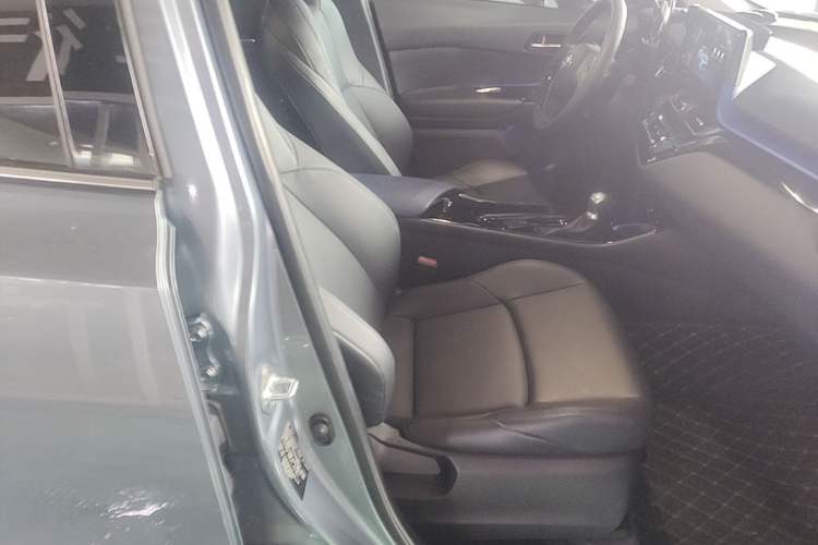 Used Toyota C-HR 2023 2.0L Luxury Edition Right Front Seat
