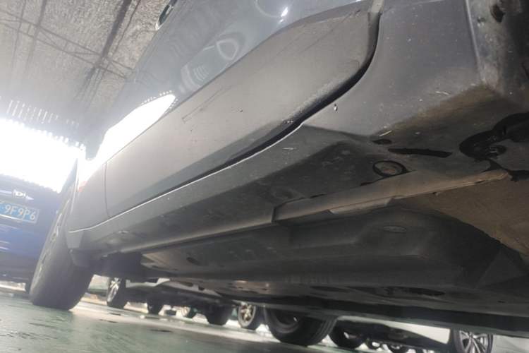 Used Toyota C-HR 2023 2.0L Luxury Edition Right Side Sill
