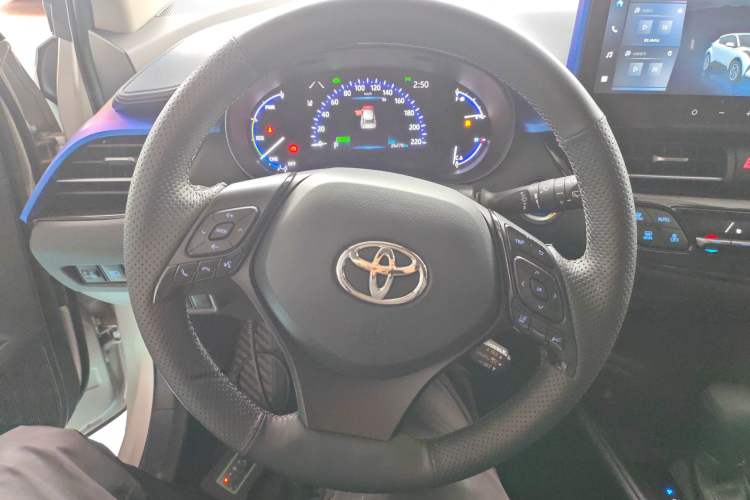 Used Toyota C-HR 2023 2.0L Smart Electric Hybrid Dual-Engine Comfort Version Steering Wheel