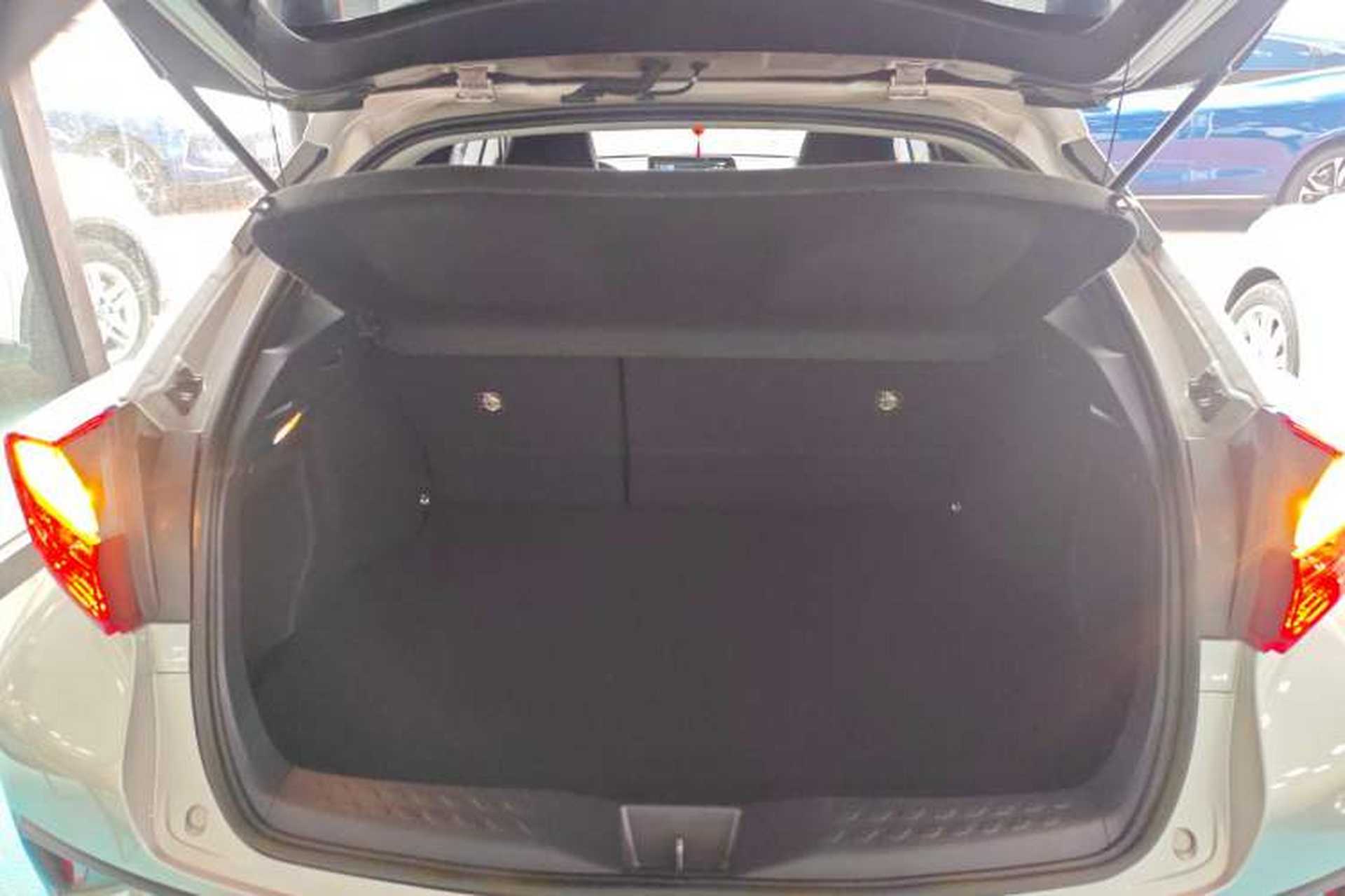 Used Toyota C-HR 2023 2.0L Smart Electric Hybrid Dual-Engine Comfort Version Trunk