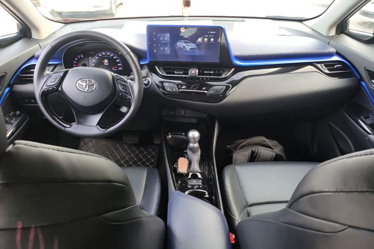 Used Toyota C-HR 2023 2.0L Luxury Edition Center Console