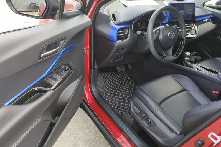 Used Toyota C-HR 2023 2.0L Luxury Edition Driver Seat