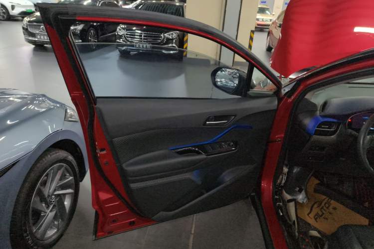 Used Toyota C-HR 2023 2.0L Luxury Edition Left Front Door Interior