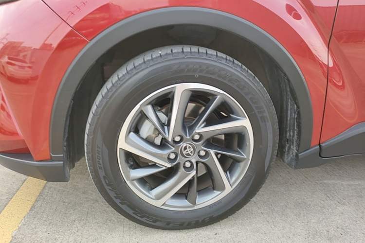 Used Toyota C-HR 2023 2.0L Luxury Edition Left Front Wheel Hub