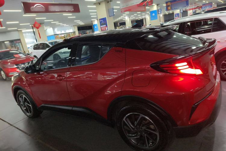 Used Toyota C-HR 2023 2.0L Luxury Edition Left Side