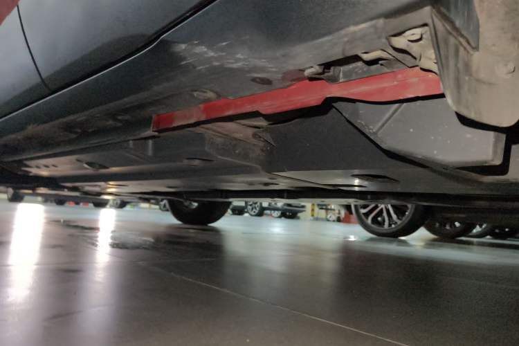 Used Toyota C-HR 2023 2.0L Luxury Edition Left Side Sill