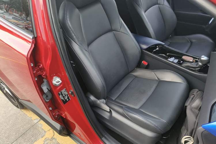 Used Toyota C-HR 2023 2.0L Luxury Edition Right Front Seat