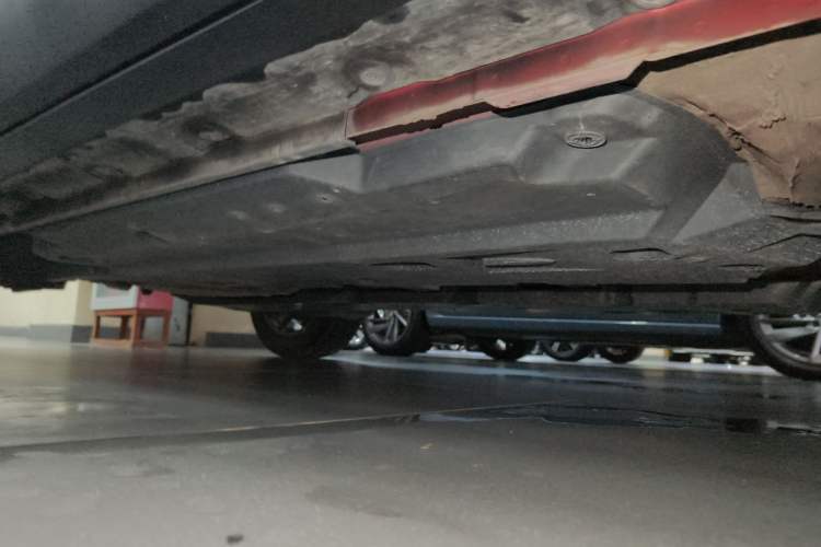 Used Toyota C-HR 2023 2.0L Luxury Edition Right Side Sill