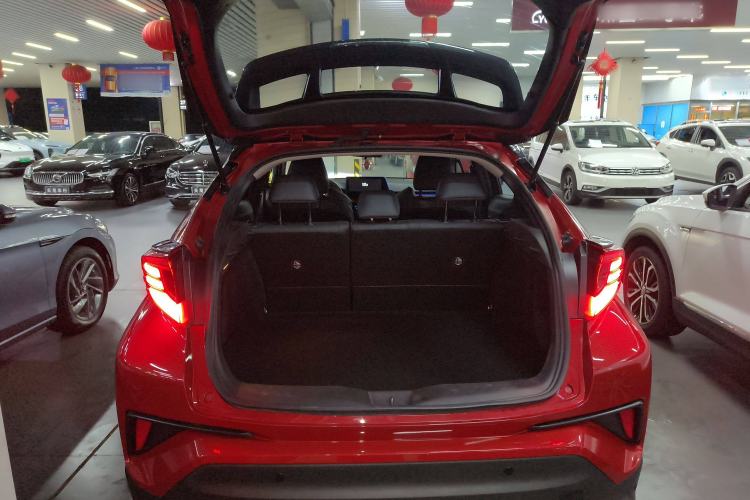 Used Toyota C-HR 2023 2.0L Luxury Edition Trunk
