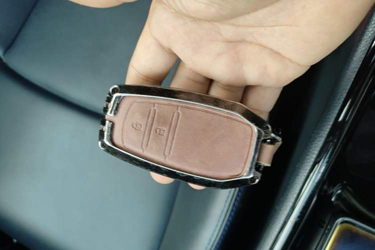 Used Toyota C-HR 2023 2.0L Luxury Edition Vehicle Key