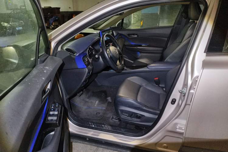 Used Toyota C-HR 2023 2.0L Luxury Edition Driver Seat