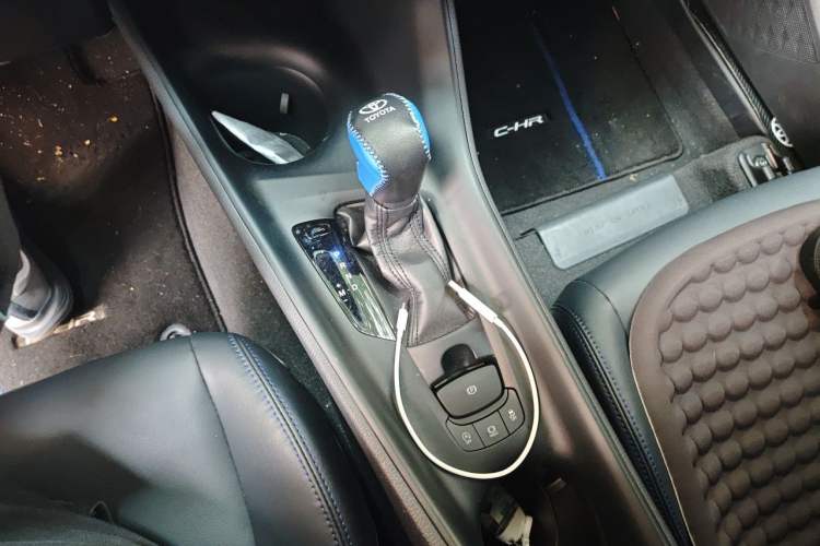 Used Toyota C-HR 2023 2.0L Leading Edition Gear Lever