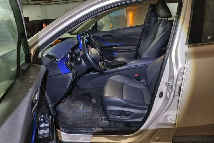 Used Toyota C-HR 2023 2.0L Luxury Edition Left Front Seat