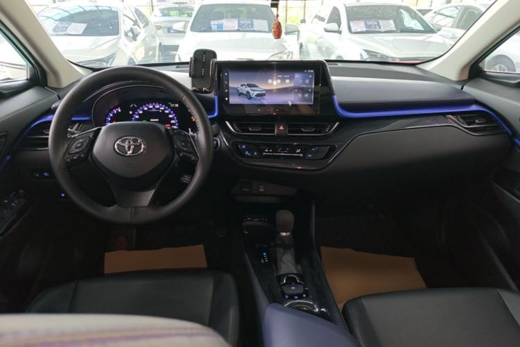 Used Toyota C-HR 2023 2.0L Luxury Edition Center Console