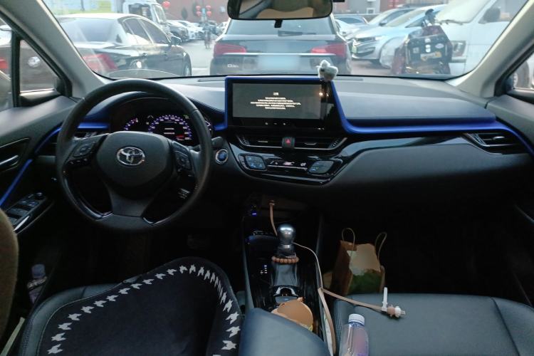 Used Toyota C-HR 2023 2.0L Luxury Edition Center Console