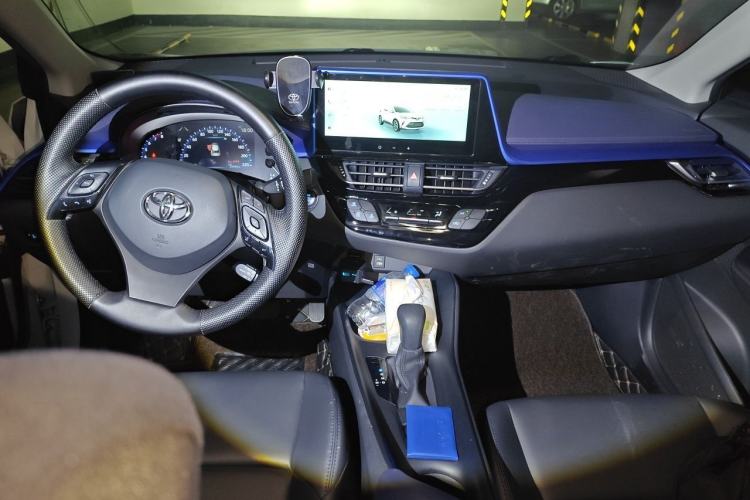 Used Toyota C-HR 2023 2.0L Leading Edition Center Console