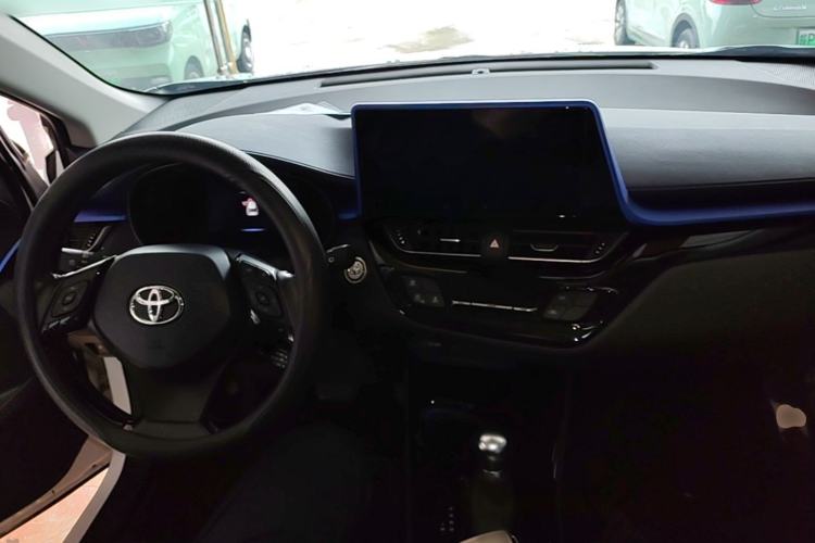 Used Toyota C-HR 2023 2.0L Luxury Edition Center Console