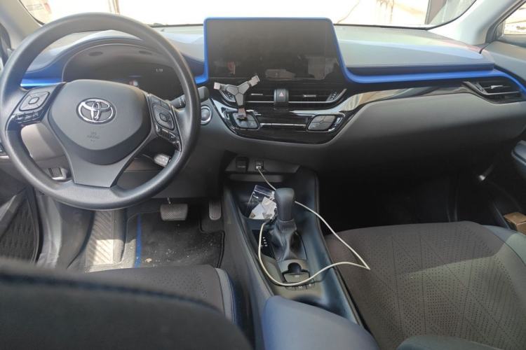 Used Toyota C-HR 2023 2.0L Comfort Edition Center Console