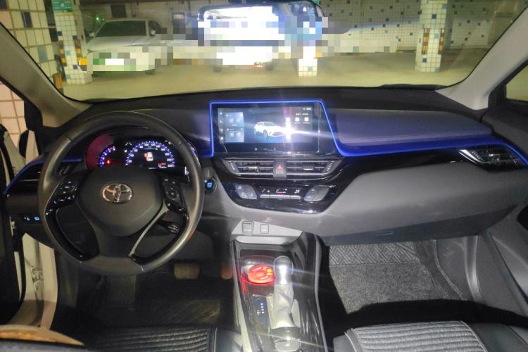 Used Toyota C-HR 2023 2.0L Luxury Edition Center Console