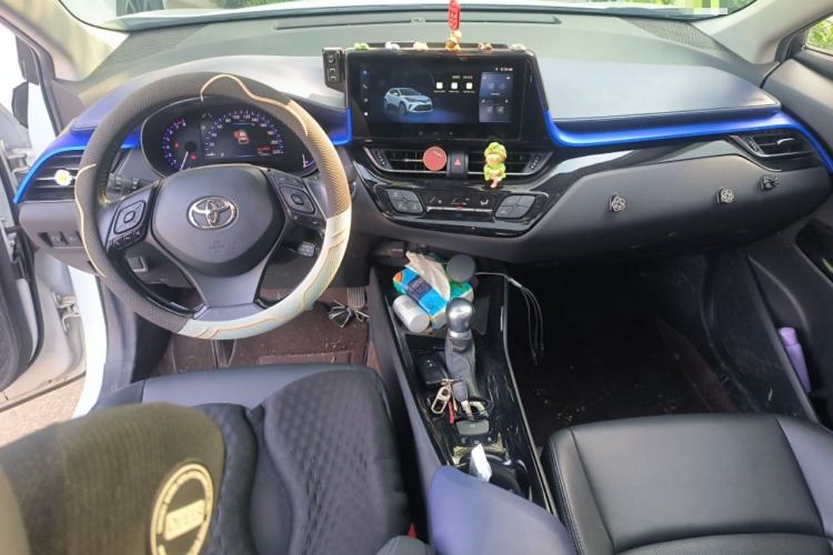 Used Toyota C-HR 2023 2.0L Luxury Edition Center Console