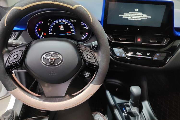Used Toyota C-HR 2023 2.0L Comfort Edition Center Console