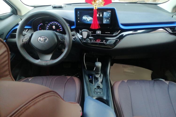Used Toyota C-HR 2023 2.0L Comfort Edition Center Console