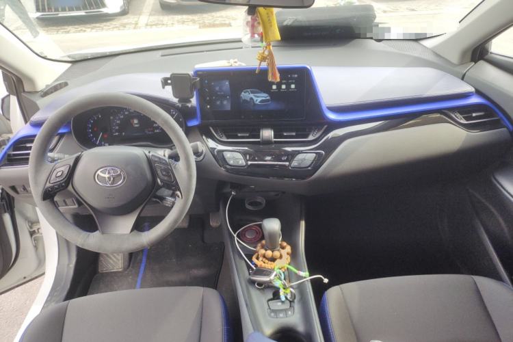 Used Toyota C-HR 2023 2.0L Comfort Edition Center Console