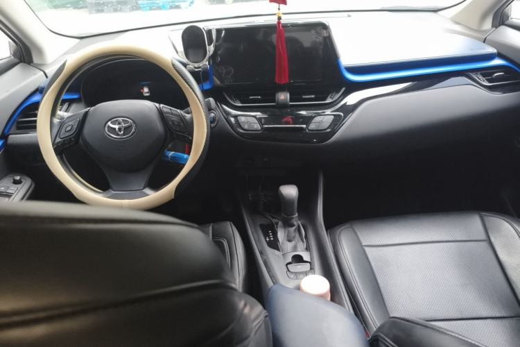 Used Toyota C-HR 2023 2.0L Leading Edition Center Console