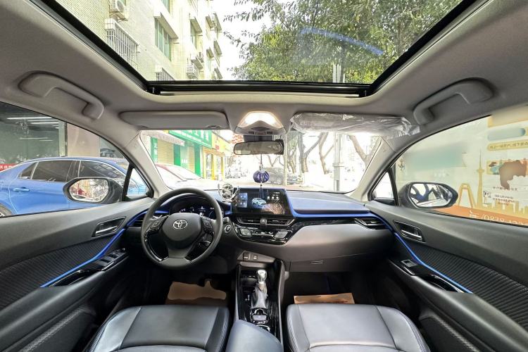 Used Toyota C-HR 2023 2.0L Luxury Edition Center Console