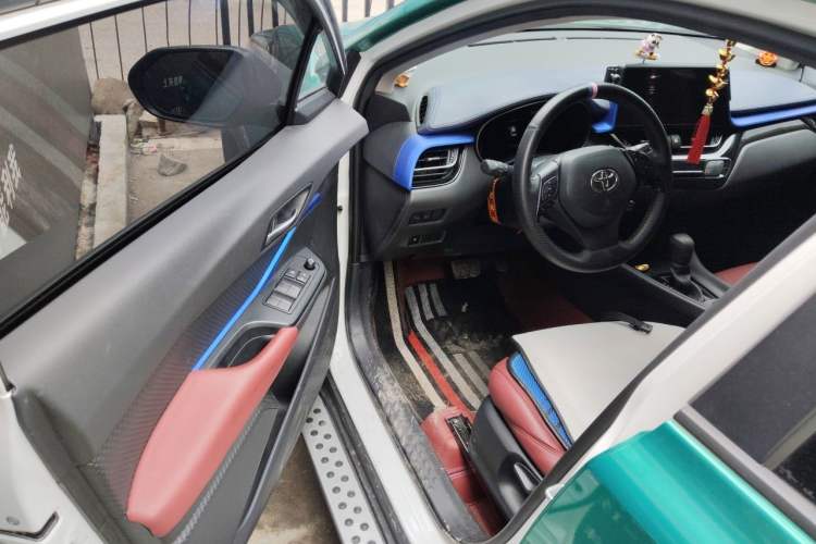 Used Toyota C-HR 2023 2.0L Comfort Edition Driver Seat
