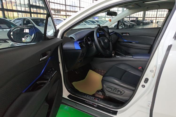 Used Toyota C-HR 2023 2.0L Luxury Edition Driver Seat