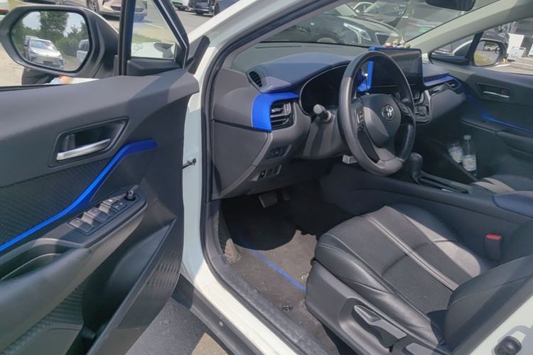 Used Toyota C-HR 2023 2.0L Smart Electric Hybrid Dual-Engine Comfort Version Driver Seat
