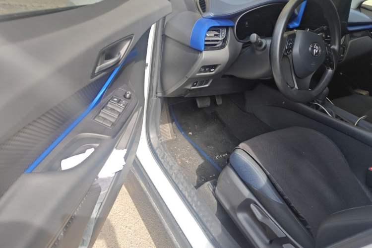 Used Toyota C-HR 2023 2.0L Comfort Edition Driver Seat
