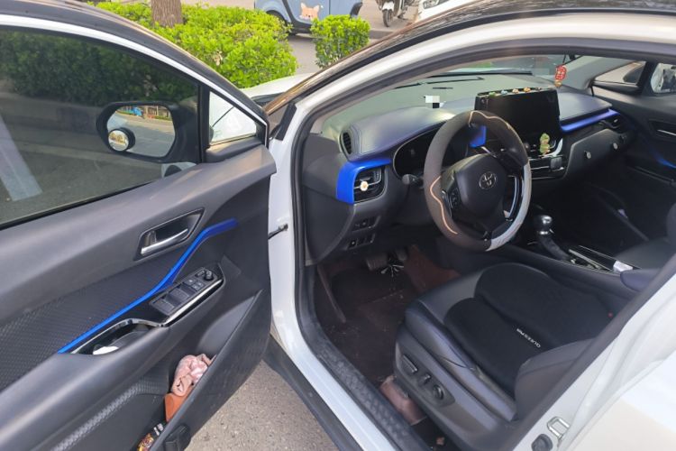 Used Toyota C-HR 2023 2.0L Luxury Edition Driver Seat