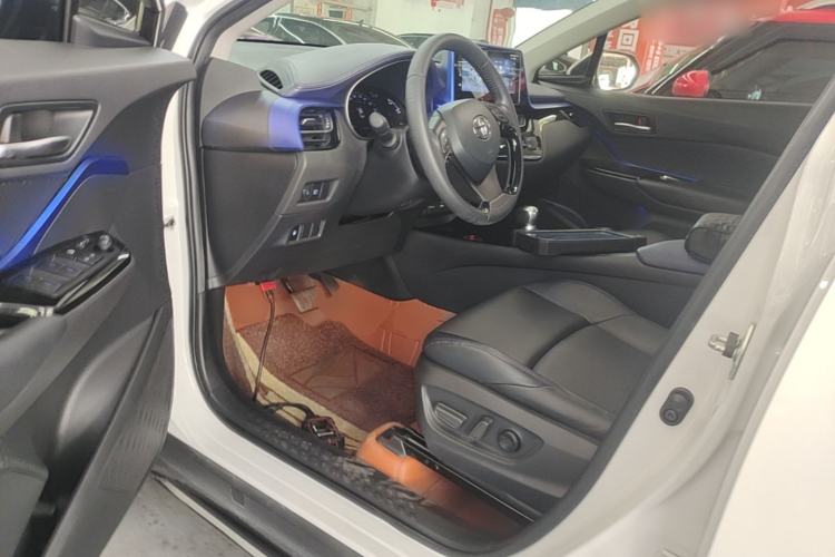 Used Toyota C-HR 2023 2.0L Luxury Edition Driver Seat