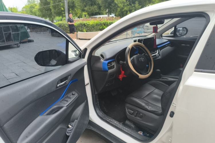 Used Toyota C-HR 2023 2.0L Leading Edition Driver Seat