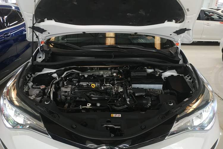 Used Toyota C-HR 2023 2.0L Comfort Edition Engine Bay