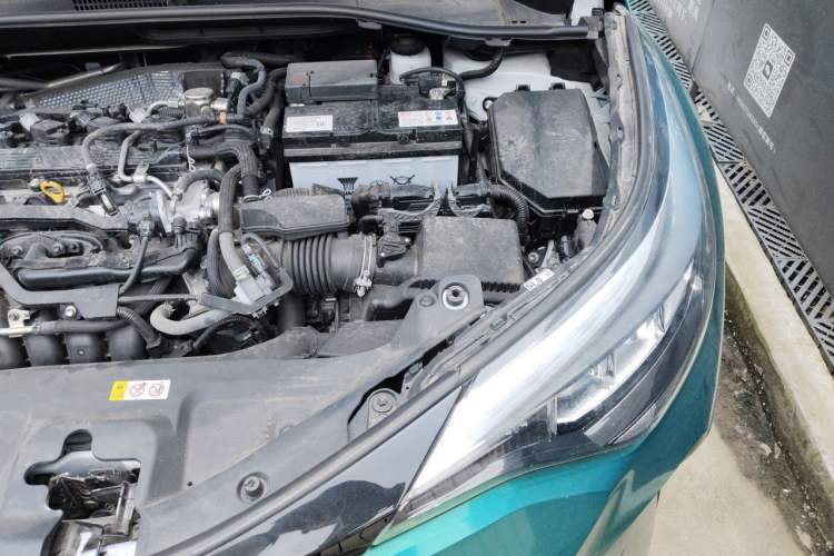 Used Toyota C-HR 2023 2.0L Comfort Edition Engine Bay Left