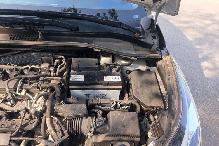Used Toyota C-HR 2023 2.0L Luxury Edition Engine Bay Left