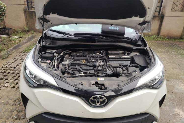 Used Toyota C-HR 2023 2.0L Comfort Edition Engine Bay