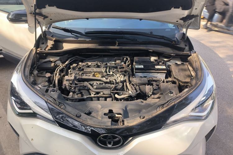 Used Toyota C-HR 2023 2.0L Luxury Edition Engine Bay