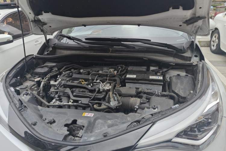 Used Toyota C-HR 2023 2.0L Luxury Edition Engine Bay