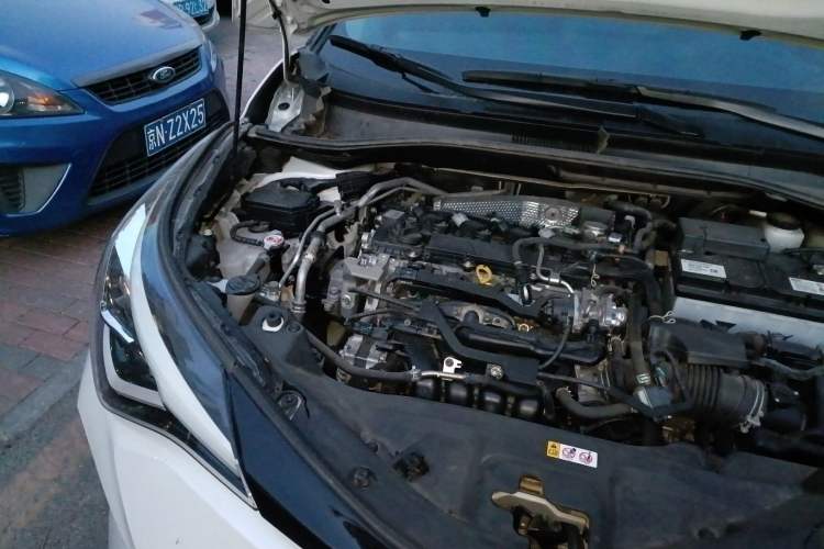 Used Toyota C-HR 2023 2.0L Luxury Edition Engine Bay Right