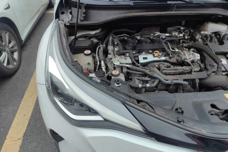 Used Toyota C-HR 2023 2.0L Smart Electric Hybrid Dual-Engine Luxury Edition Engine Bay Right