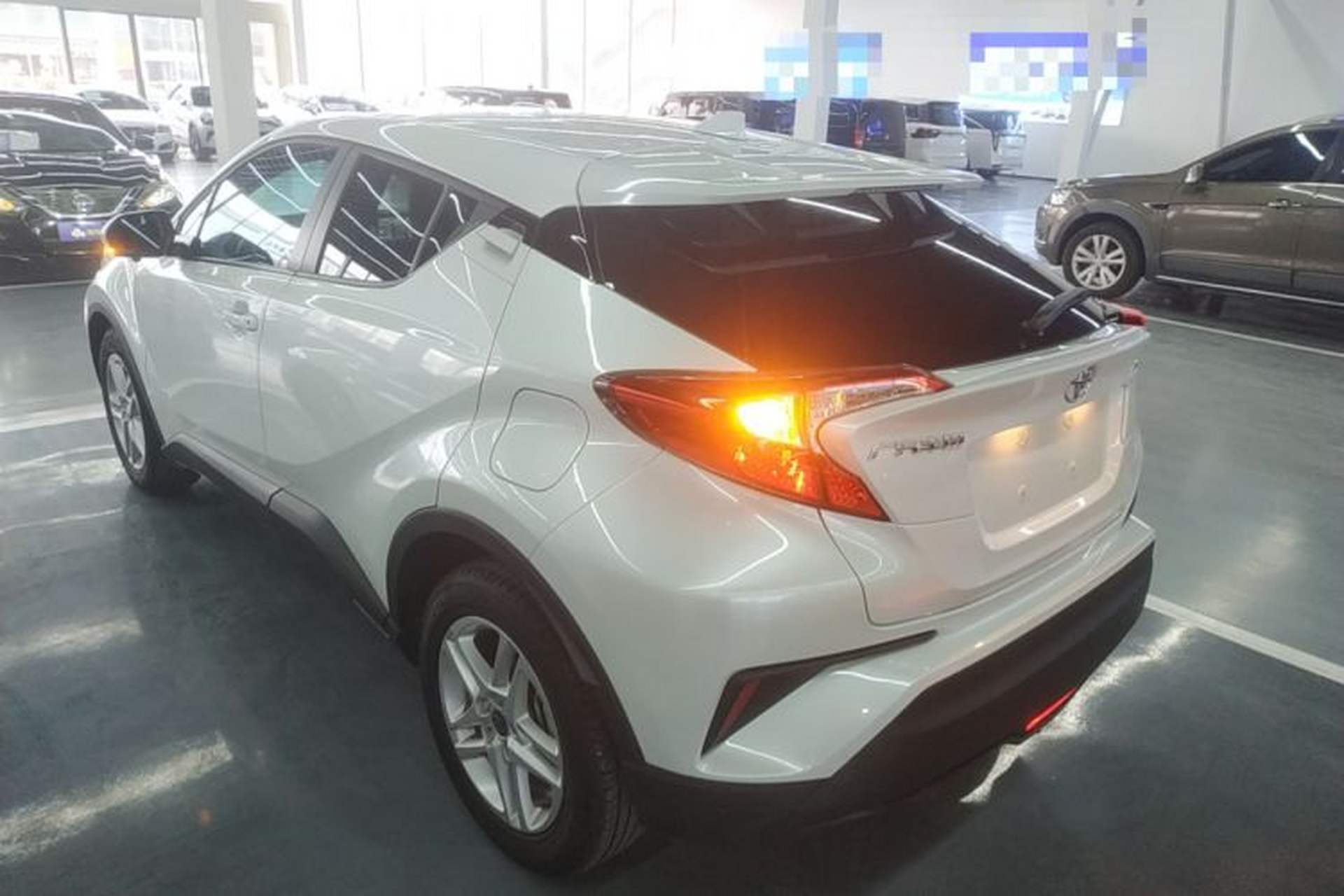 Used Toyota C-HR 2023 2.0L Leading Edition Exterior 2