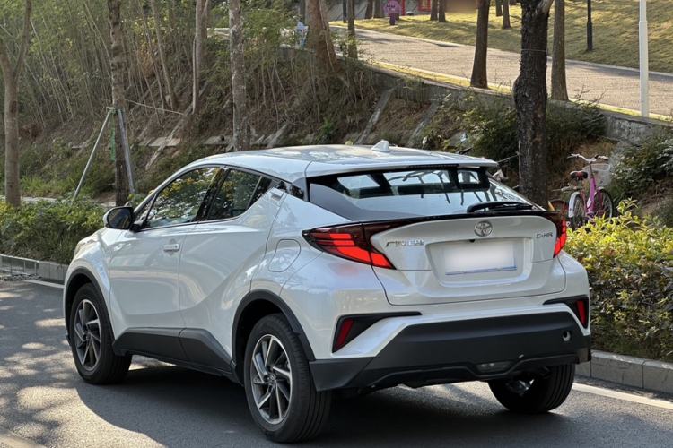 Used Toyota C-HR 2023 2.0L Luxury Edition Exterior 3