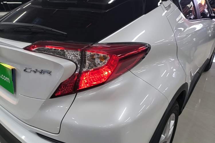 Used Toyota C-HR 2023 2.0L Comfort Edition Exterior 3