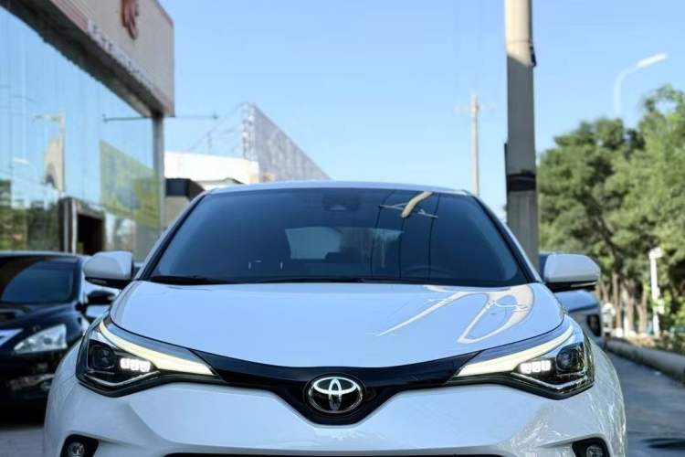 Used Toyota C-HR 2023 2.0L Luxury Edition Exterior 3