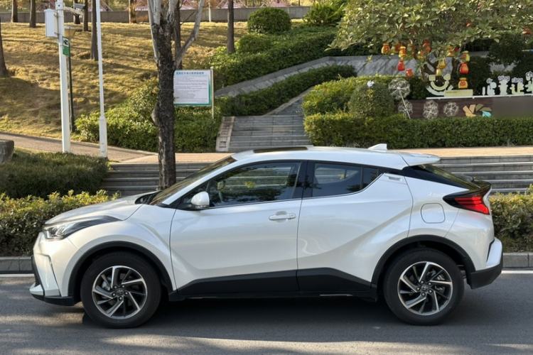Used Toyota C-HR 2023 2.0L Luxury Edition Exterior 4